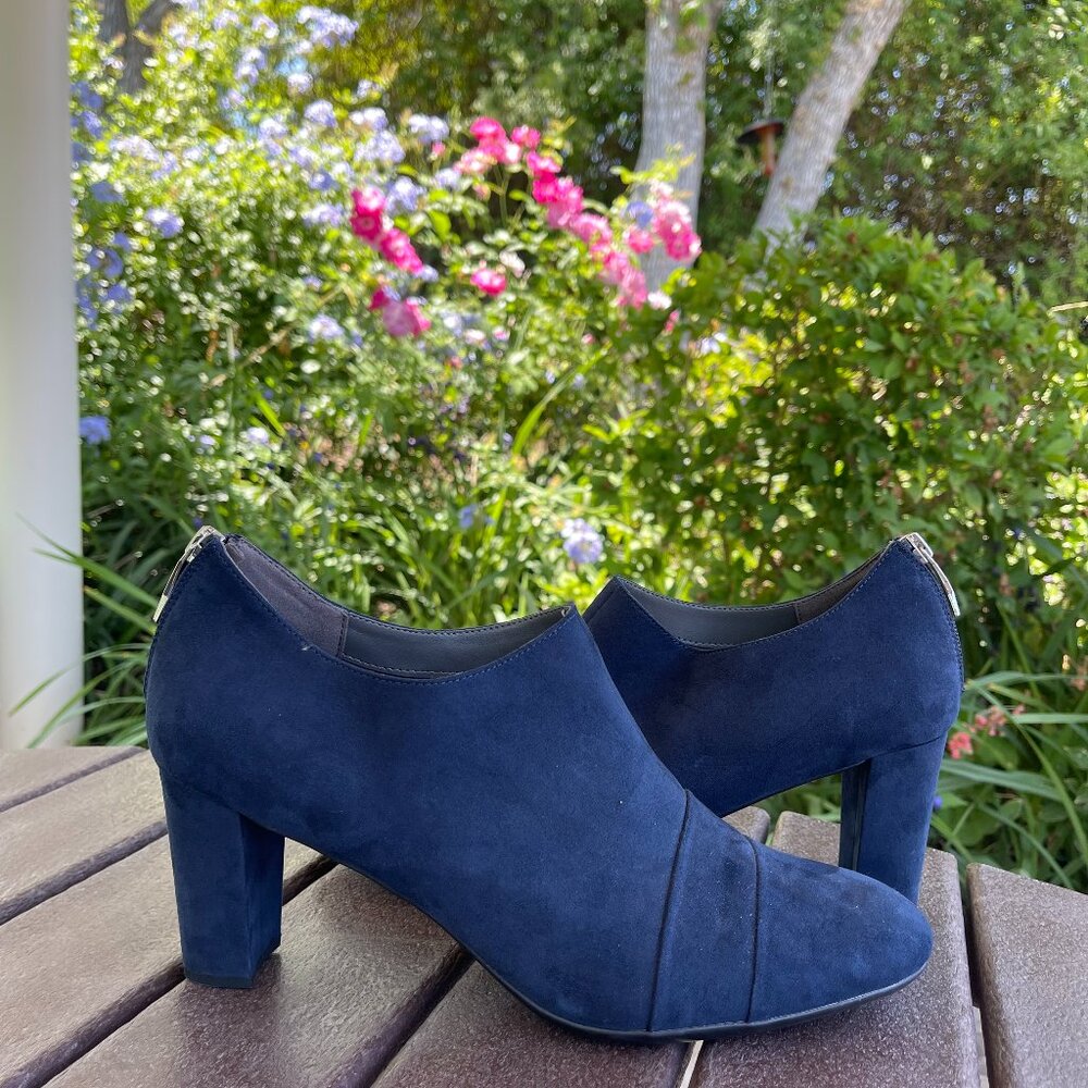 Aerosoles - Heelrest: Blue Suede Ankle Bootie